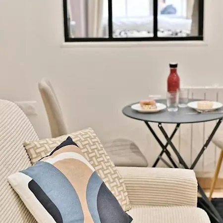Apartment Place De La Nation *