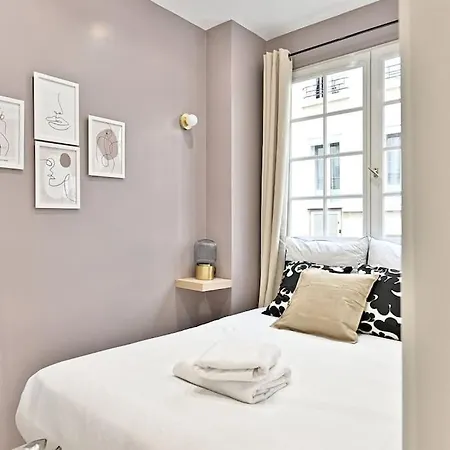 Place De La Nation Apartment