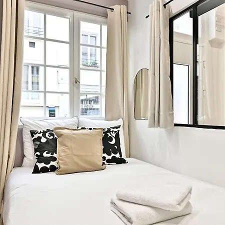 Place De La Nation Apartment *